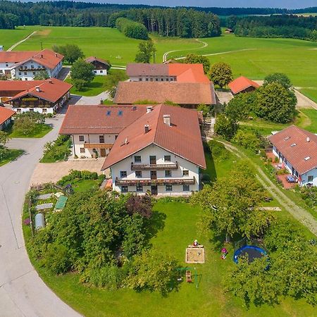 Gilg-Kraeuterhof Apartment Schnaitsee Bagian luar foto