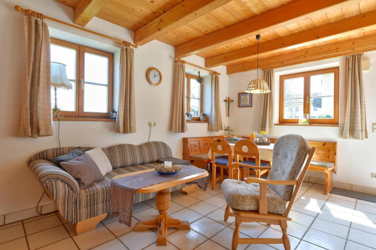 Gilg-Kraeuterhof Apartment Schnaitsee Bagian luar foto