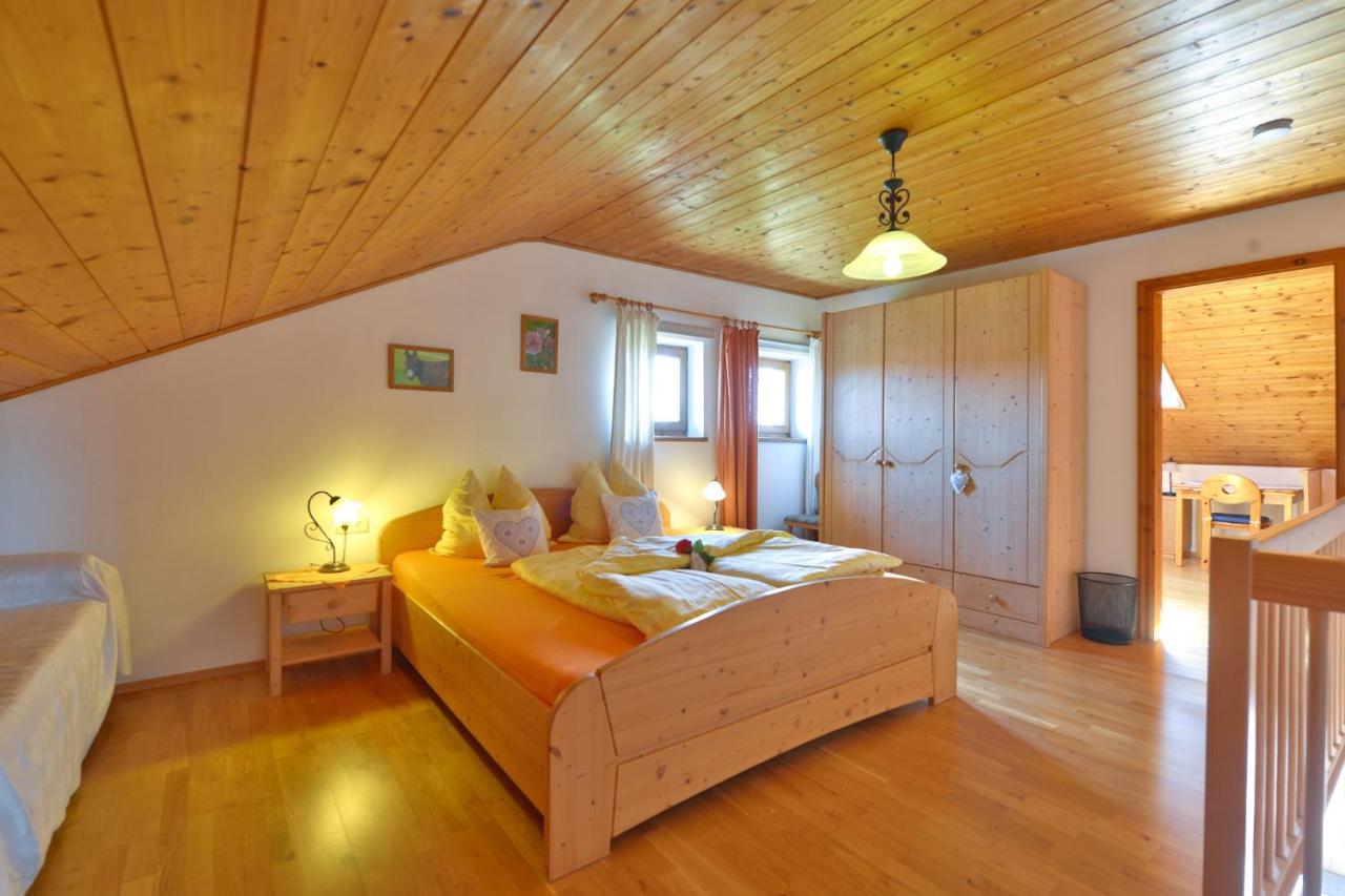 Gilg-Kraeuterhof Apartment Schnaitsee Bagian luar foto